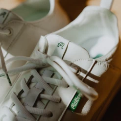 VACAY -Fashion Starts Shop white 2